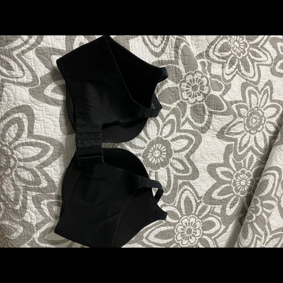 Victoria Secret Bra - Picture 2 of 4